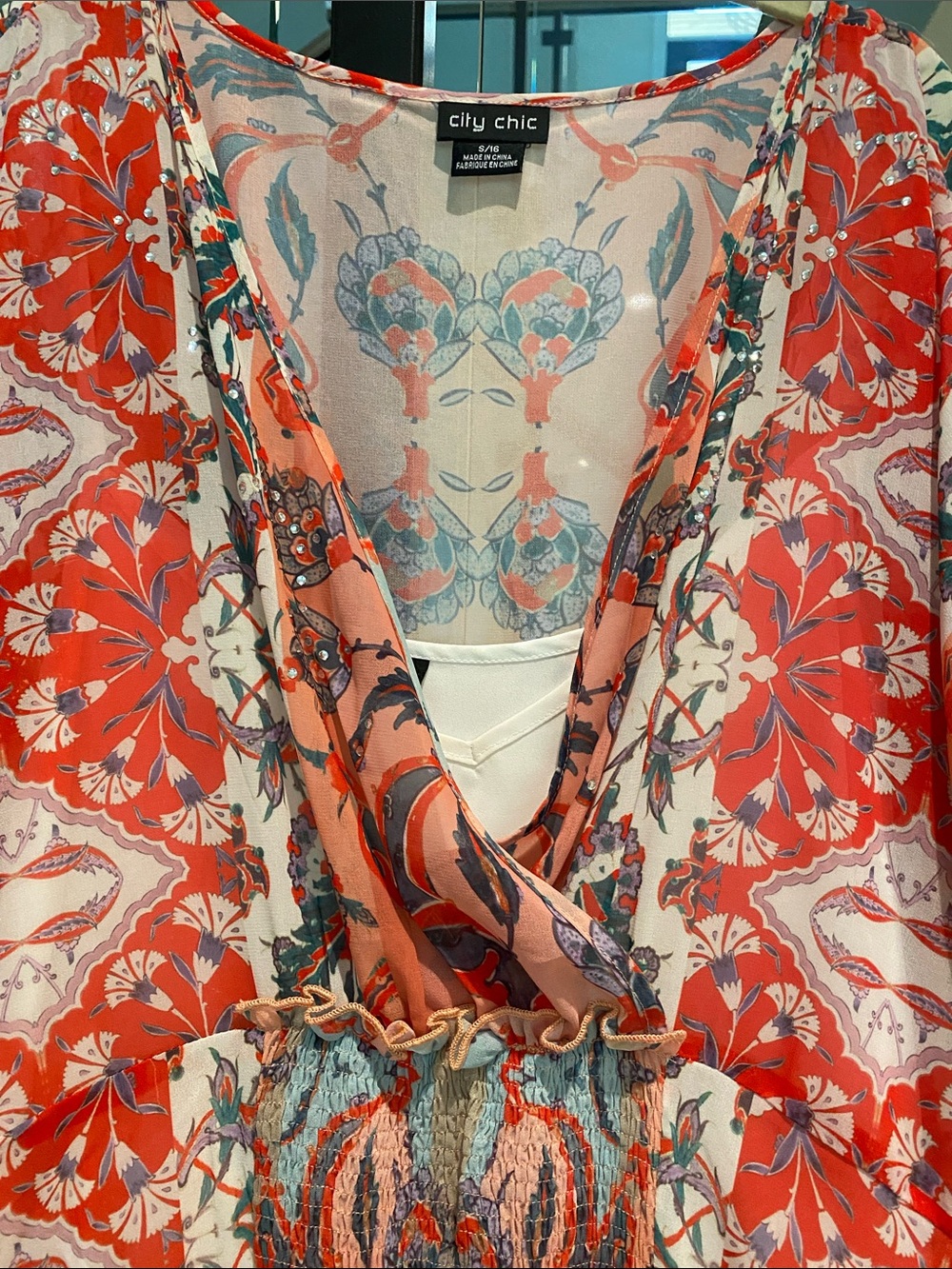 City Chic Coral & Red Printed V-Neck Maxi Dress - Picture 3 of 6